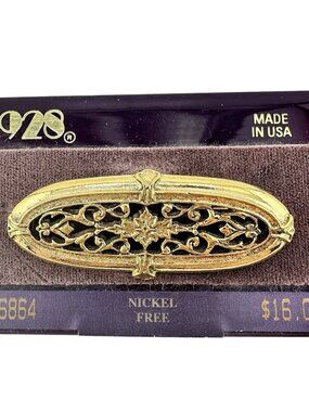 1928 NWT Victorian Style Gold Tone Filigree Oval Elegant Old Stock 2x1” Brooch